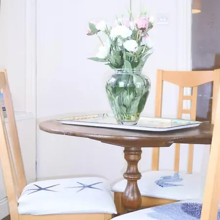 度假居 Kikas Cottage, Rear 89 Church Street, White Horse Yard *