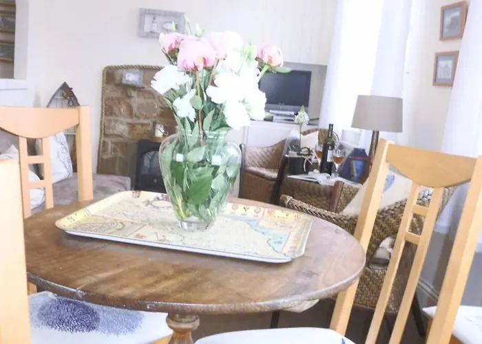 Kikas Cottage, Rear 89 Church Street, White Horse Yard בית נופש